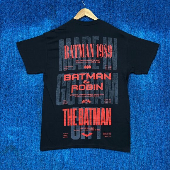 CVLA x DC Comics “Batman” Graphic T-Shirt Size Medium - Picture 3 of 4